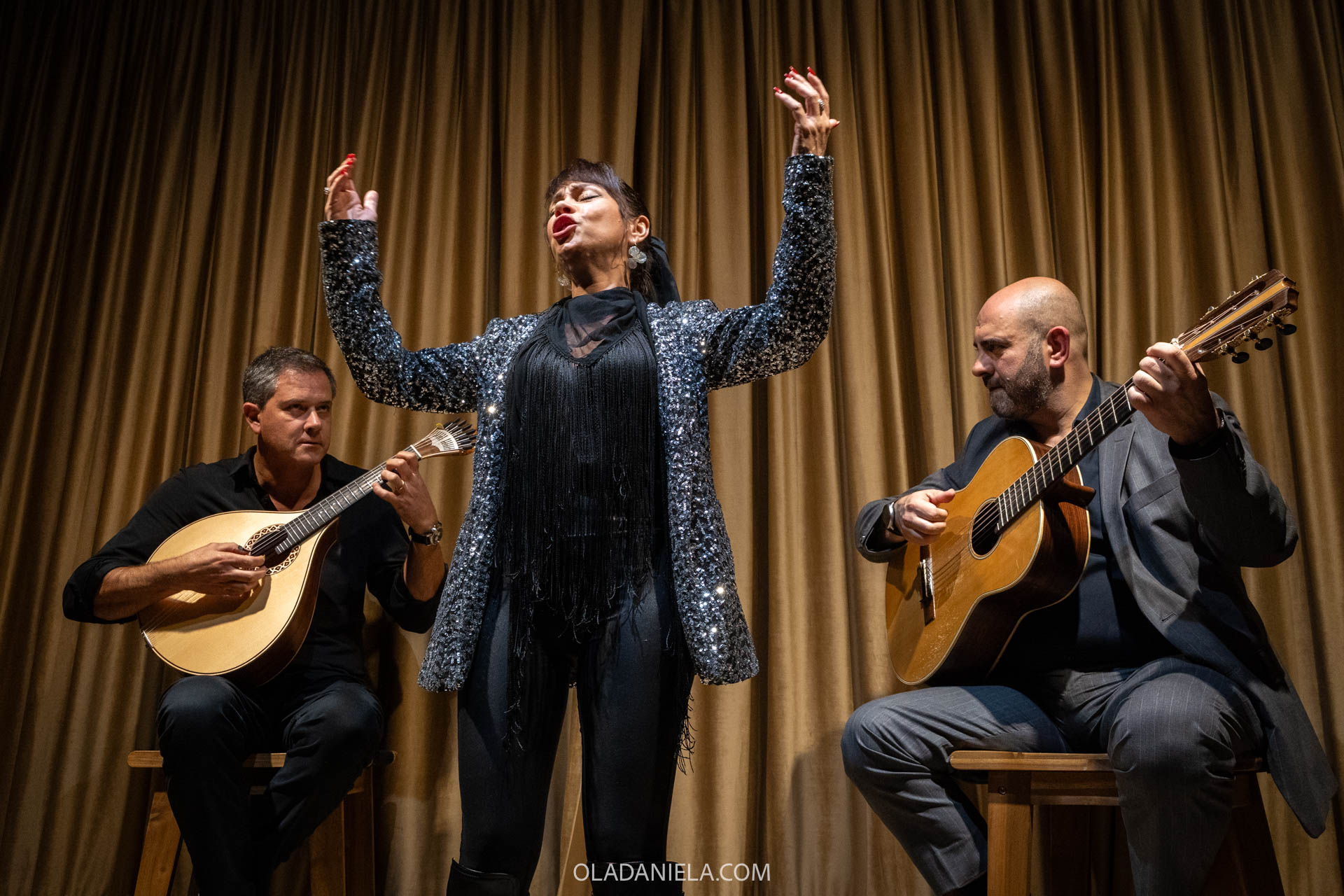 Best Lisbon Fado Shows (That I’ve Seen) & Fado Restaurant Guide
