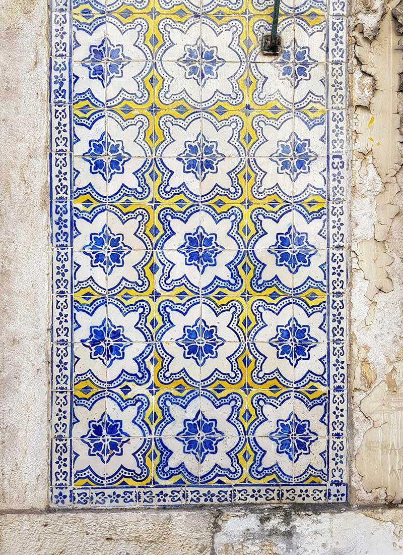 Blue, white and yellow tiles / azulejos in Portugal