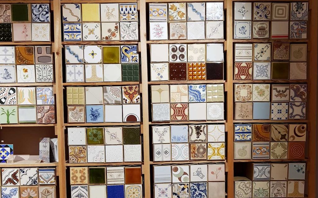 Contents of Design and Create Portuguese Ceramic Tiles (Gazete