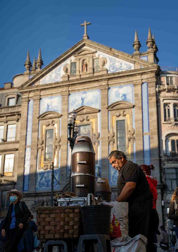 Castanhas! Chestnuts in Porto