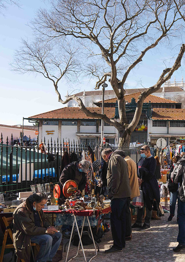 Feira da Ladra Lisbon flea market