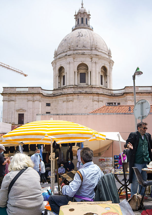 Feira da Ladra Lisbon flea market