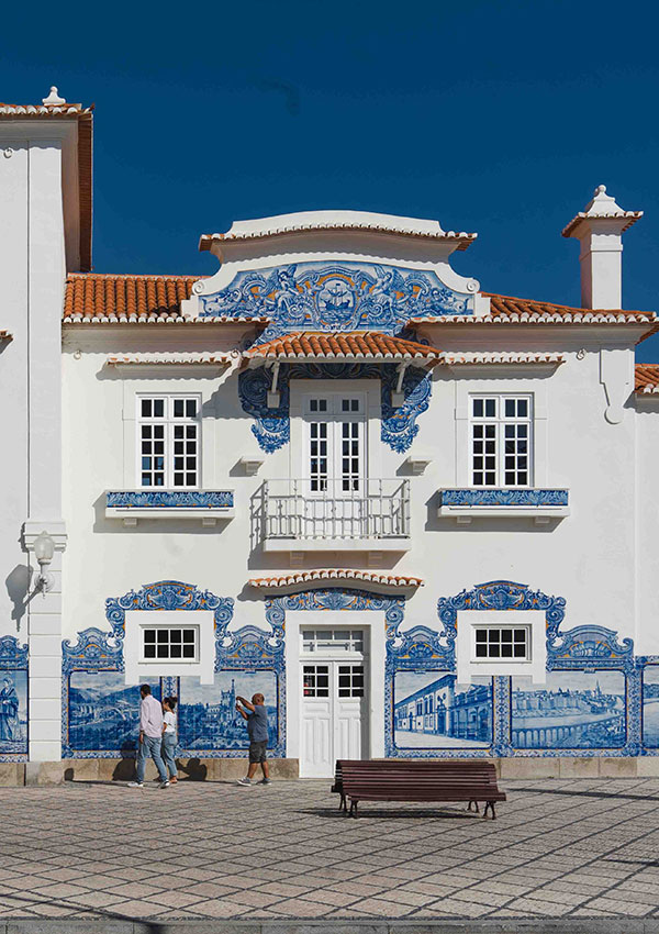 Things to do in Aveiro - azulejos at the Aveiro train station